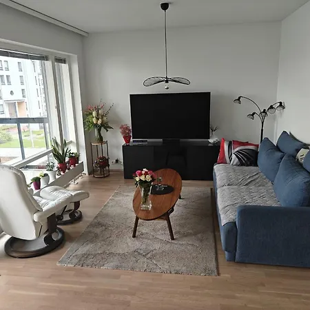 Daire Kolmio,sauna,parkkihalli,messukeskus Haermaelaen Ranta *