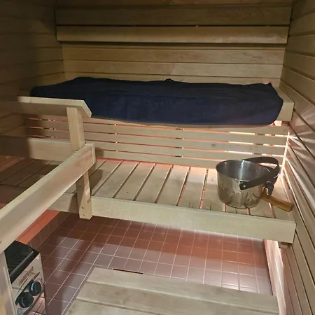 Kolmio,sauna,parkkihalli,messukeskus Haermaelaen Ranta
