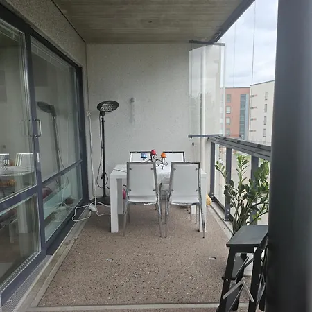 Daire Kolmio,sauna,parkkihalli,messukeskus Haermaelaen Ranta